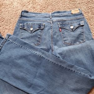 Levis ladies jeans sz16